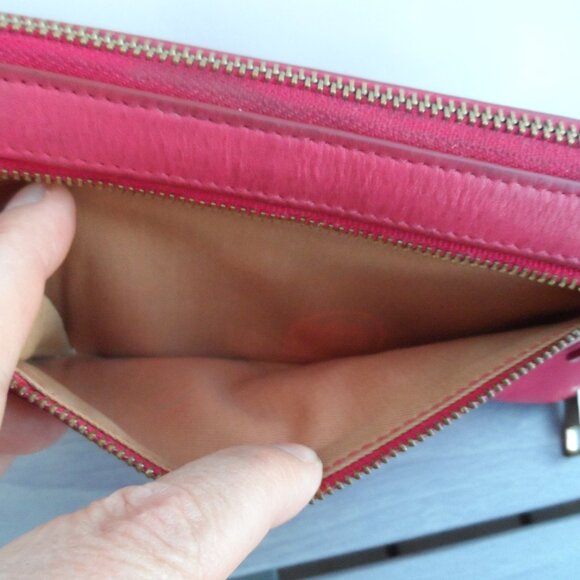 Fossil - Genuine Leather Wallet . - Picture 4 of 15